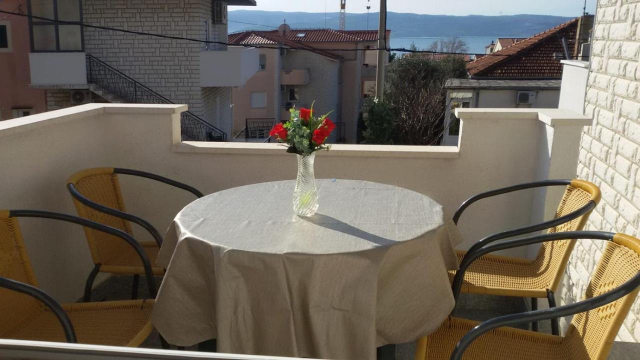 Apartment Biskupovic Dugi Rat Esterno foto