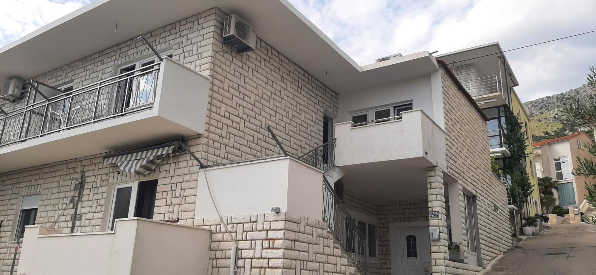 Apartment Biskupovic Dugi Rat Esterno foto