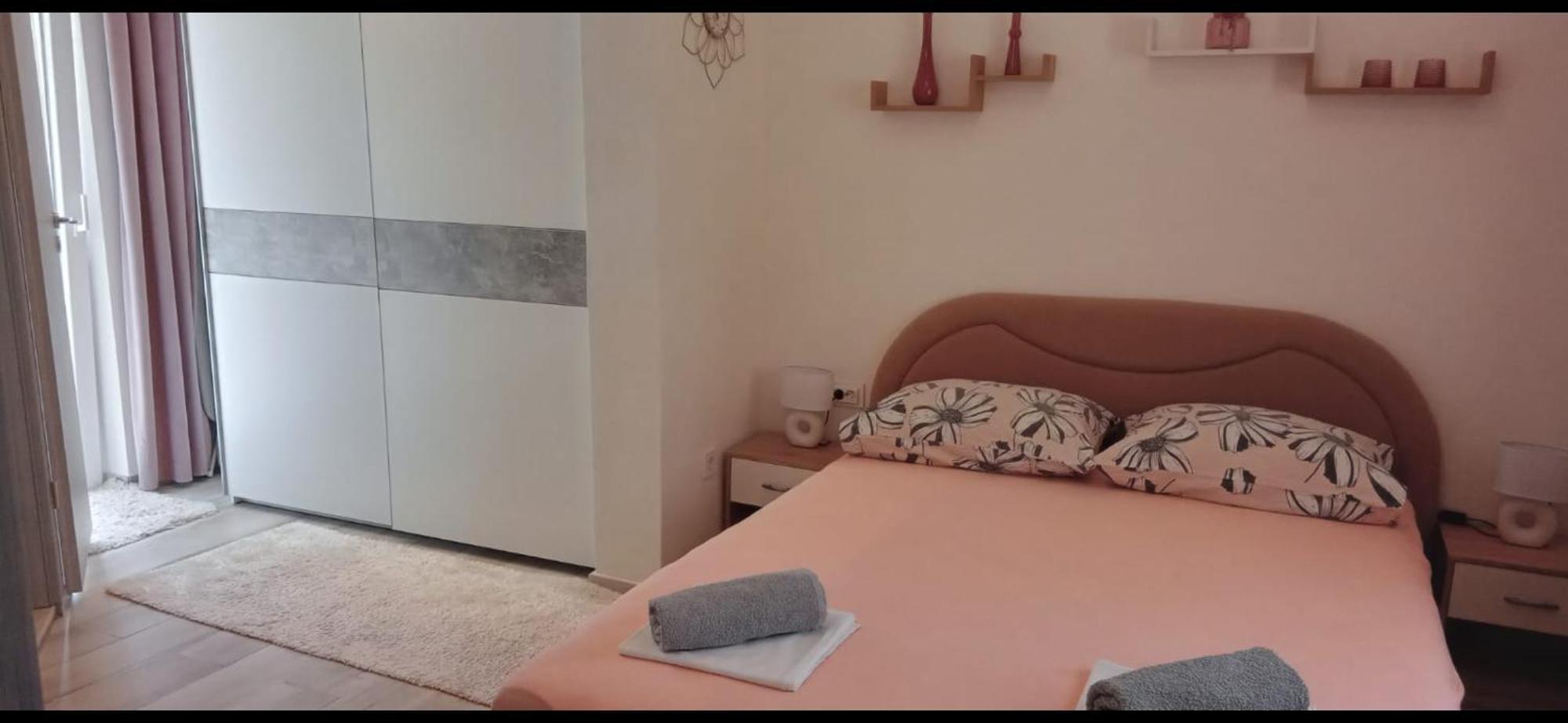Apartment Biskupovic Dugi Rat Esterno foto